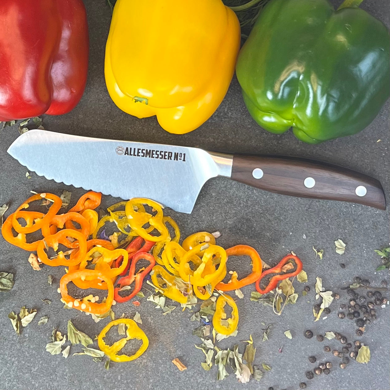 Allesmesser 1 mit Paprika